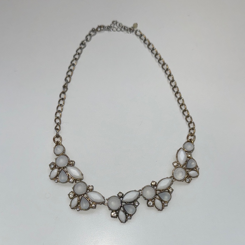 Statement Necklace White & Gold